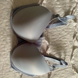 NEVER WORN VICTORIA SECRET PINK BRA